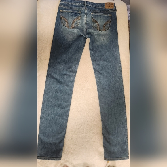 HOLLISTER Medium Wash Skinny Jeans Size 3R/ 26. - Picture 4 of 8